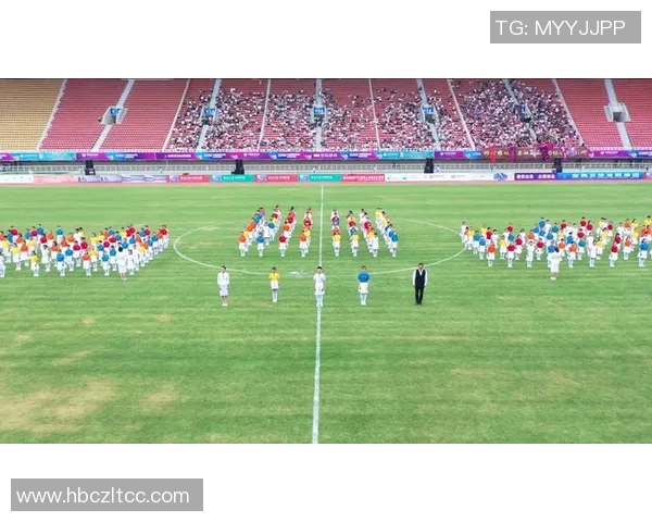 墙上挂布足球明星的魅力与激情展现足球文化的独特风采